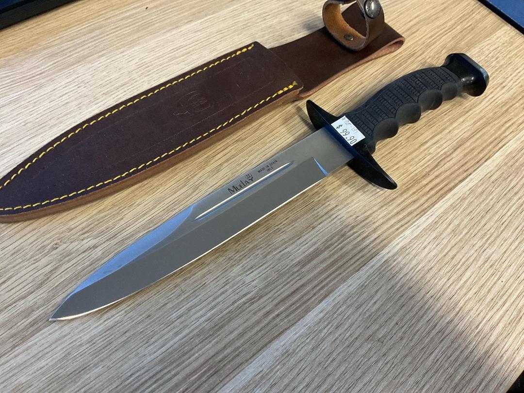Photo '2' of Muela Knife & Sheath