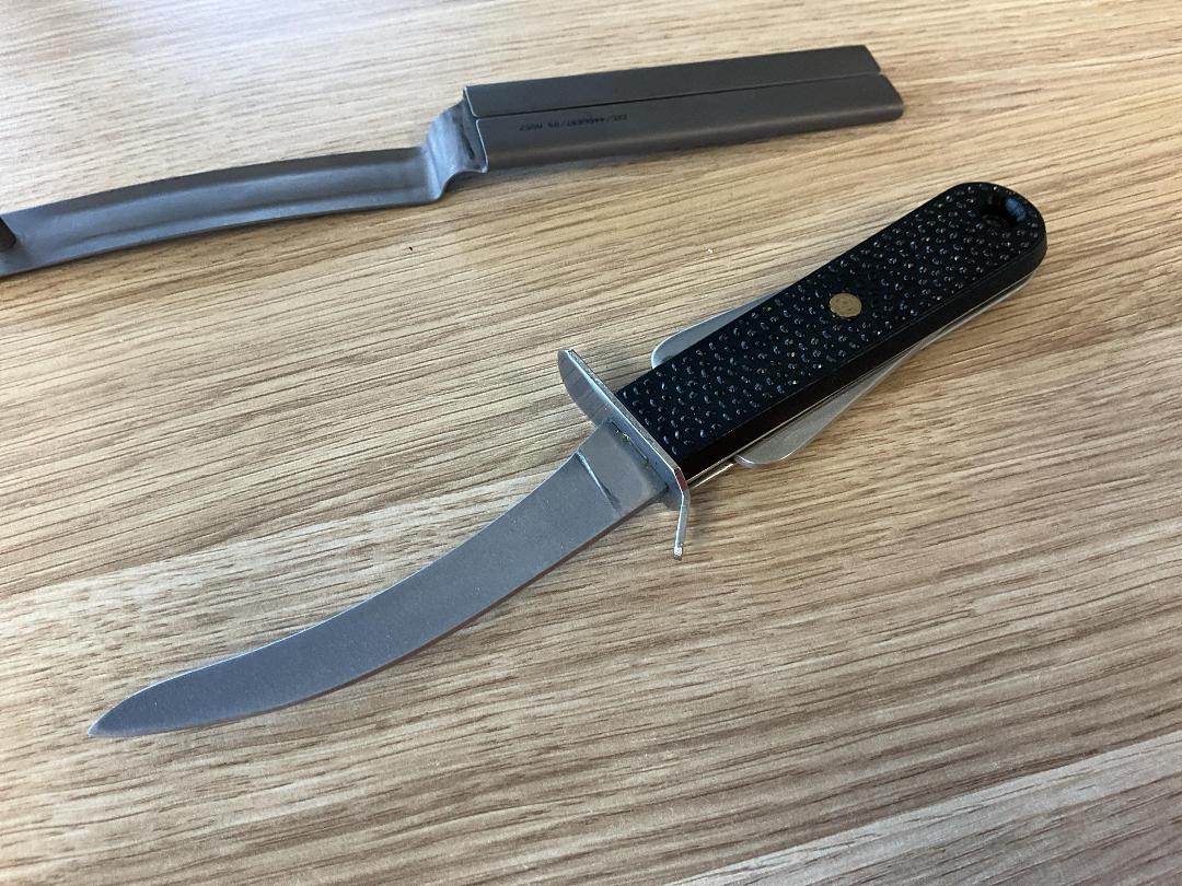 Photo '3' of Airmans Knife & Titanium Sheath