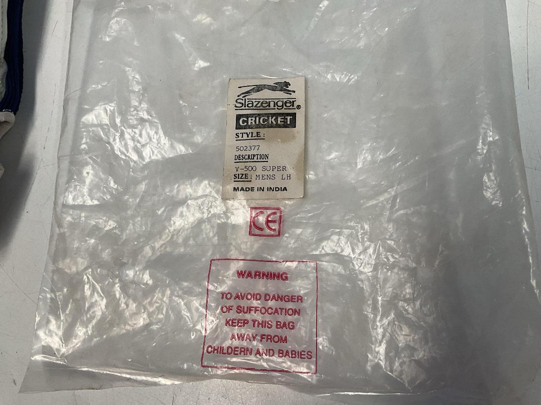 Photo '2' of Slazenger V 500 Super Cricket Gloves - Size Men’s LH