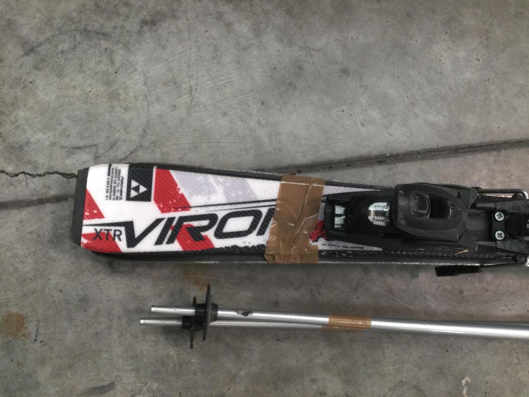 Photo '4' of Skis & Poles