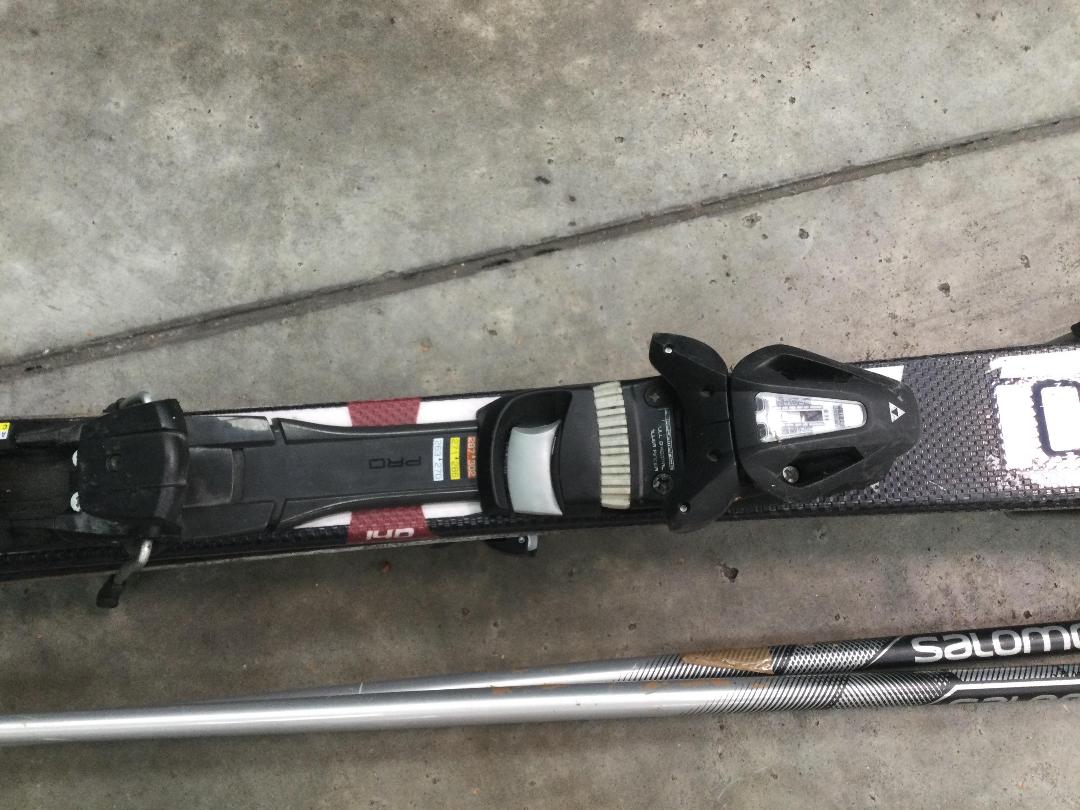 Photo '3' of Skis & Poles