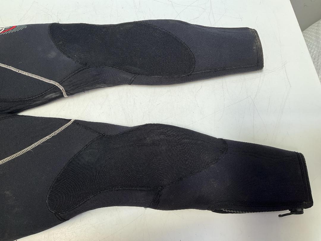 Photo '12' of Beuchat Wetsuit