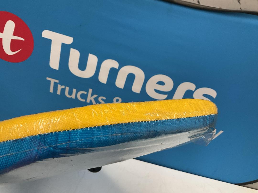 Photo '8' of Yellow/Blue Coloured Body Board