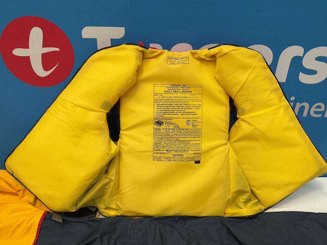 Photo '4' of Wake Force Adult S/M and GUL International Small Drysuit