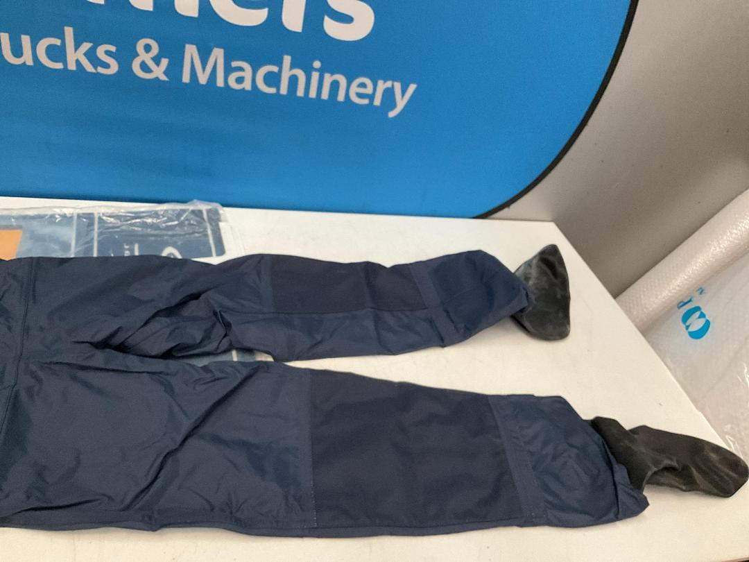 Photo '16' of Wake Force Adult S/M and GUL International Small Drysuit