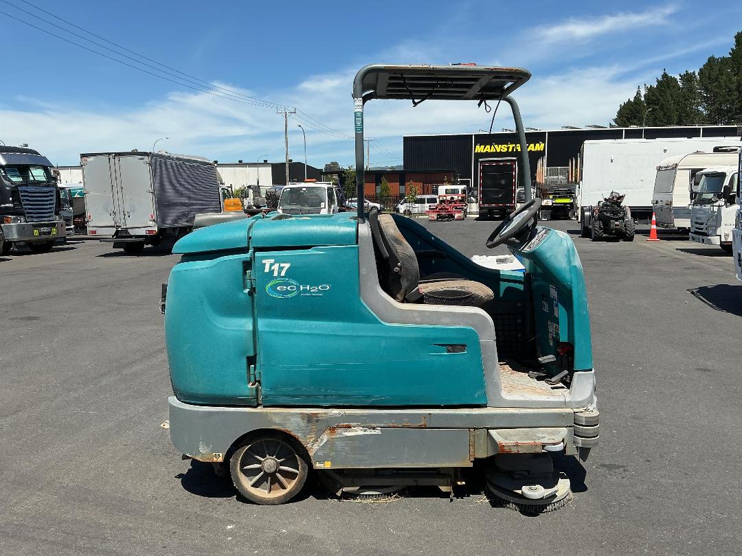 Photo '3' of Tennant T17 ECH20 Sweeper