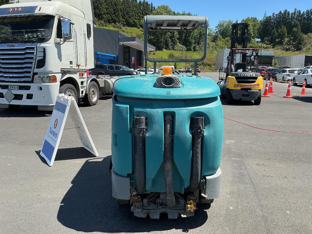 Photo '5' of Tennant T17 ECH20 Sweeper