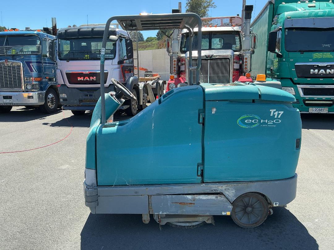 Photo '7' of Tennant T17 ECH20 Sweeper