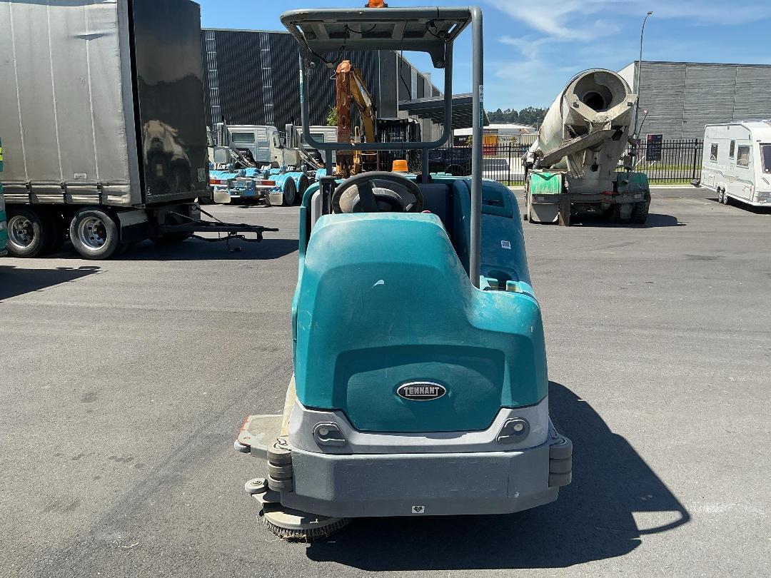 Photo '10' of Tennant T17 ECH20 Sweeper
