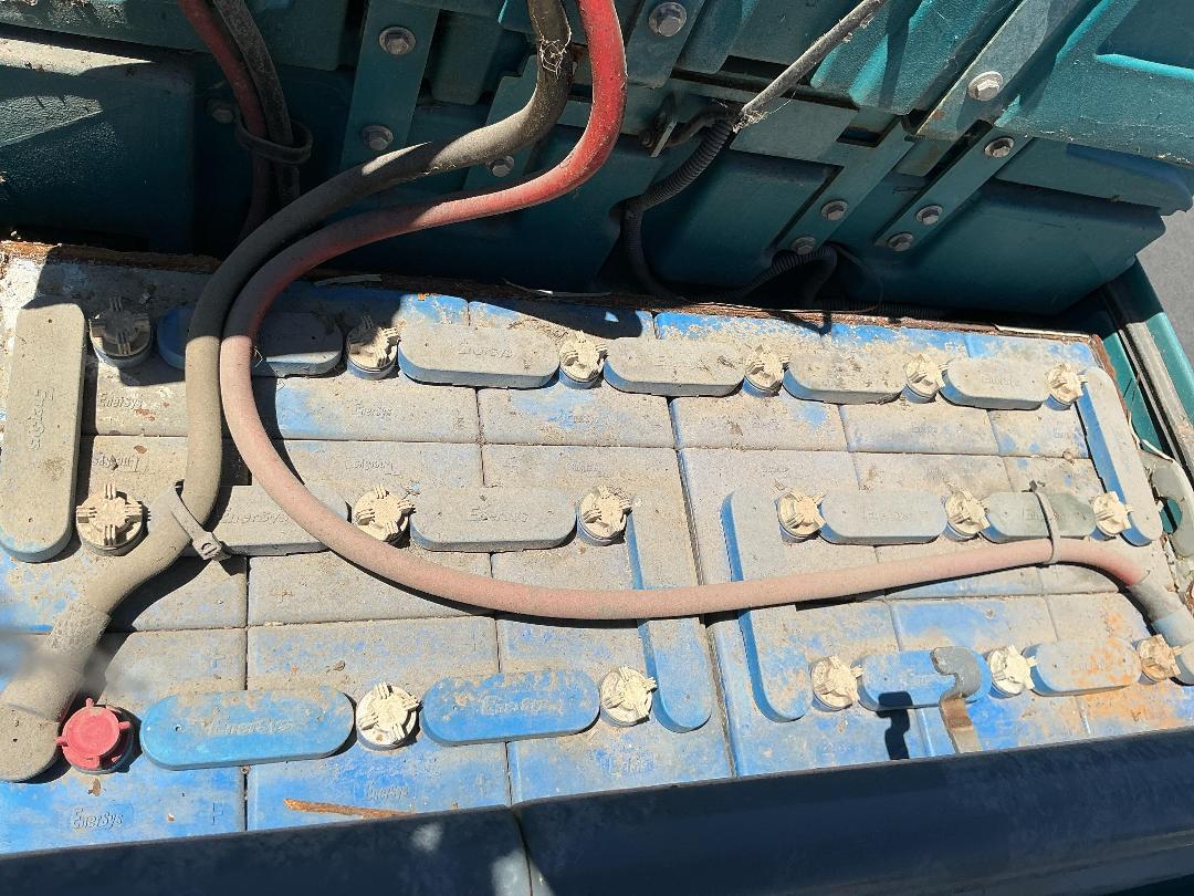 Photo '14' of Tennant T17 ECH20 Sweeper