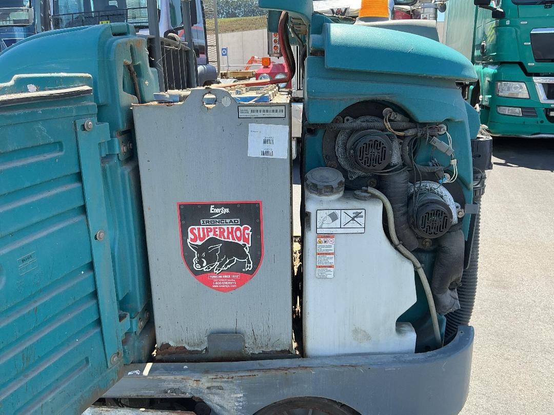 Photo '18' of Tennant T17 ECH20 Sweeper