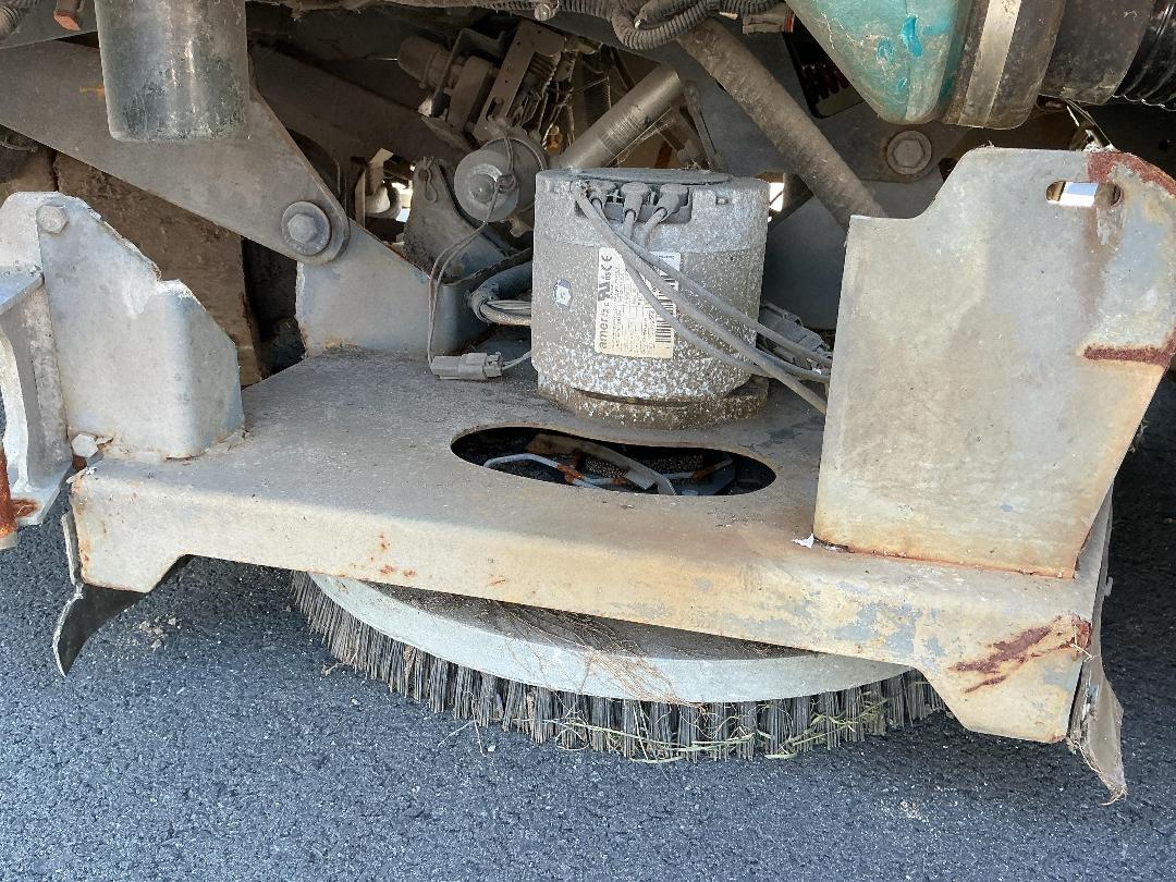 Photo '22' of Tennant T17 ECH20 Sweeper