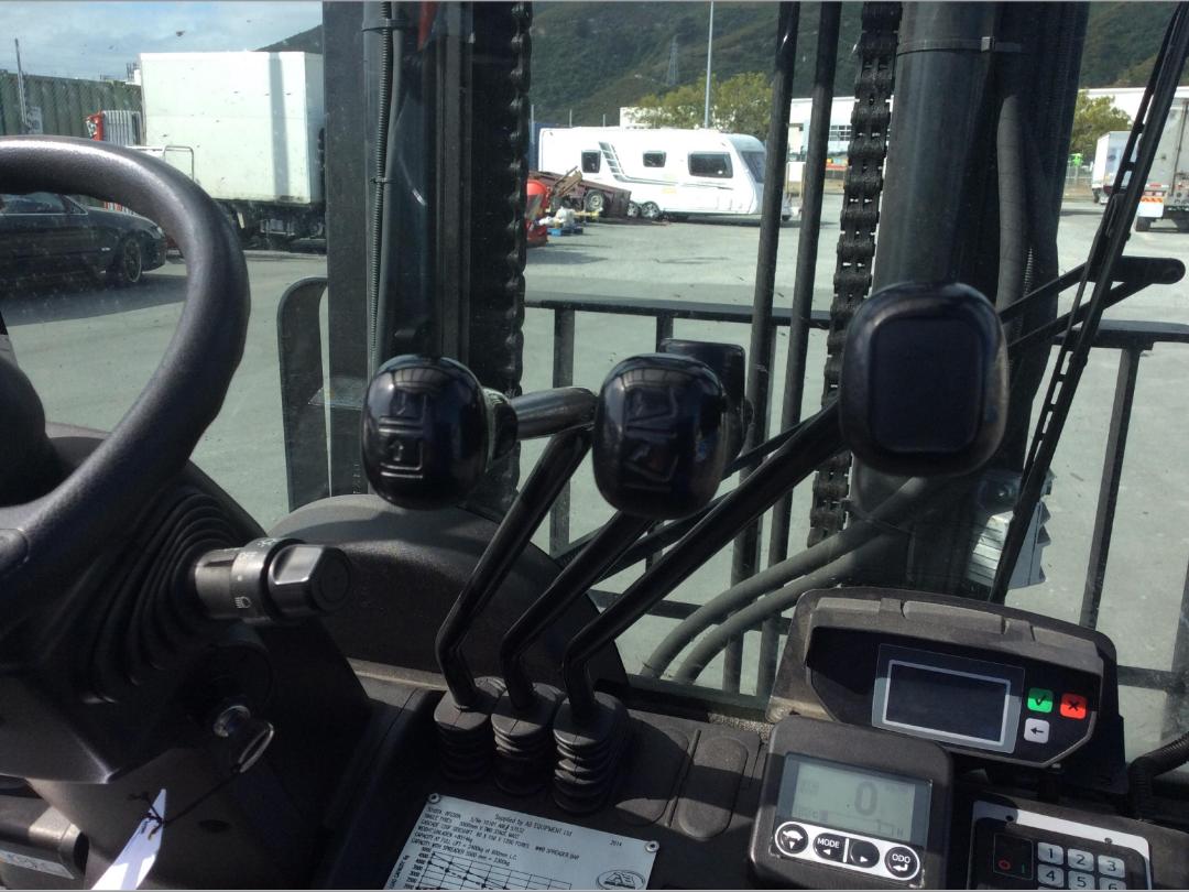 Photo '15' of Toyota 8FG50N Forklift Photo '15' of Toyota 8FG50N Forklift