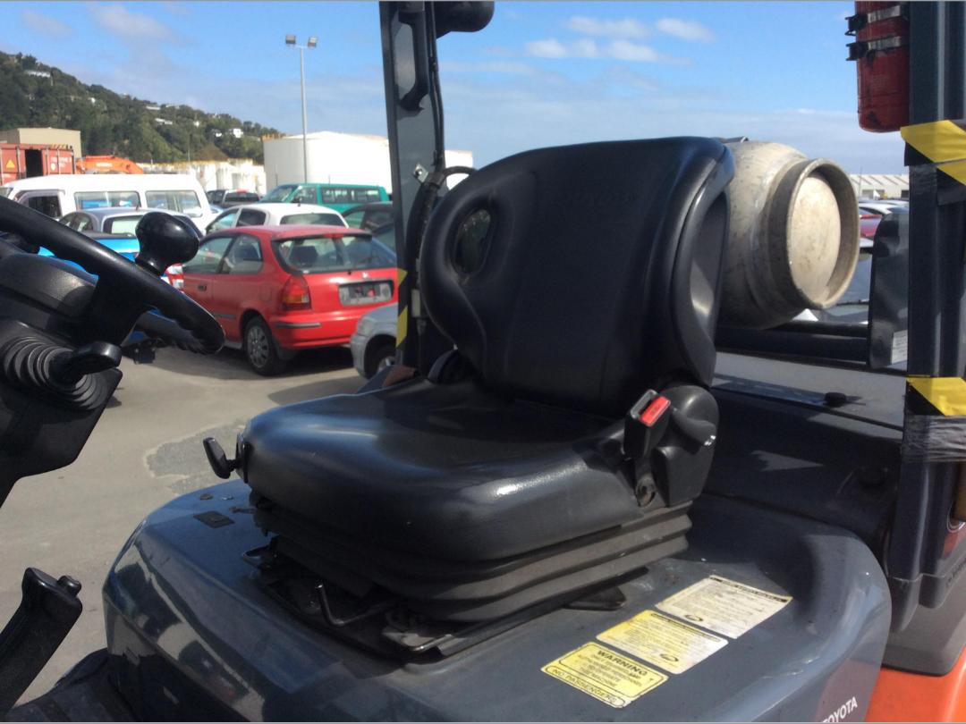 Photo '18' of Toyota 8FG50N Forklift Photo '18' of Toyota 8FG50N Forklift