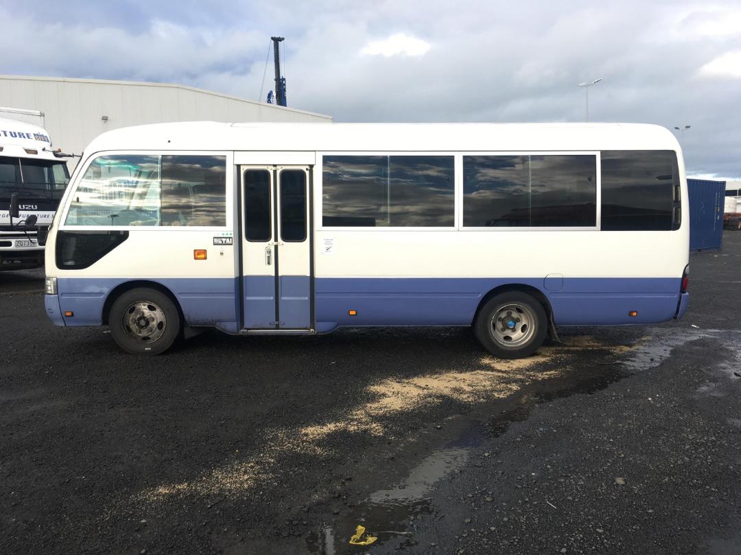 Photo '6' of Toyota COASTER XZB50 Bus Photo '6' of Toyota COASTER XZB50 Bus