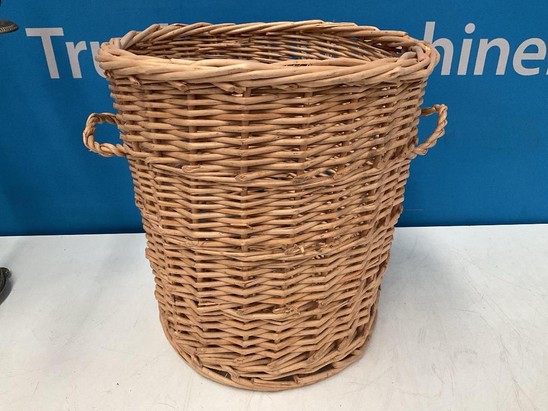 Photo '12' of Monopoly Bristol Edition, Risk, Home Decor Items Etc