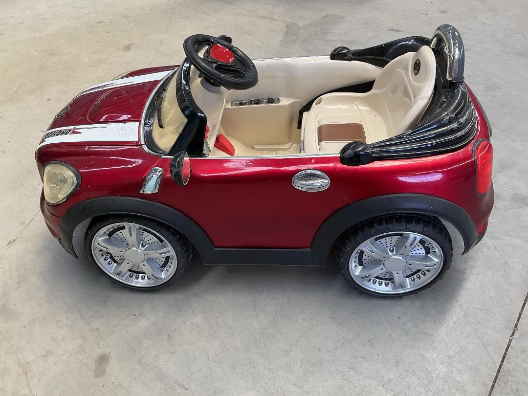 Photo '3' of Oremos Children’s Electronic Car