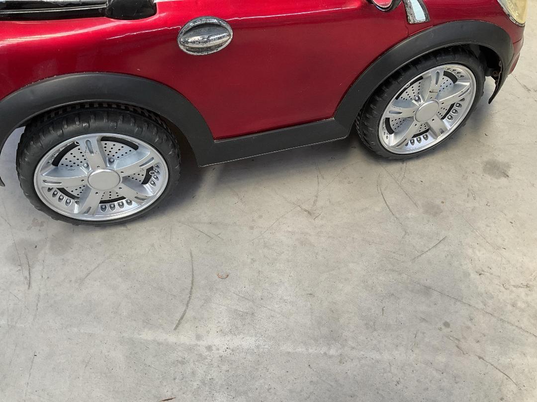 Photo '9' of Oremos Children’s Electronic Car