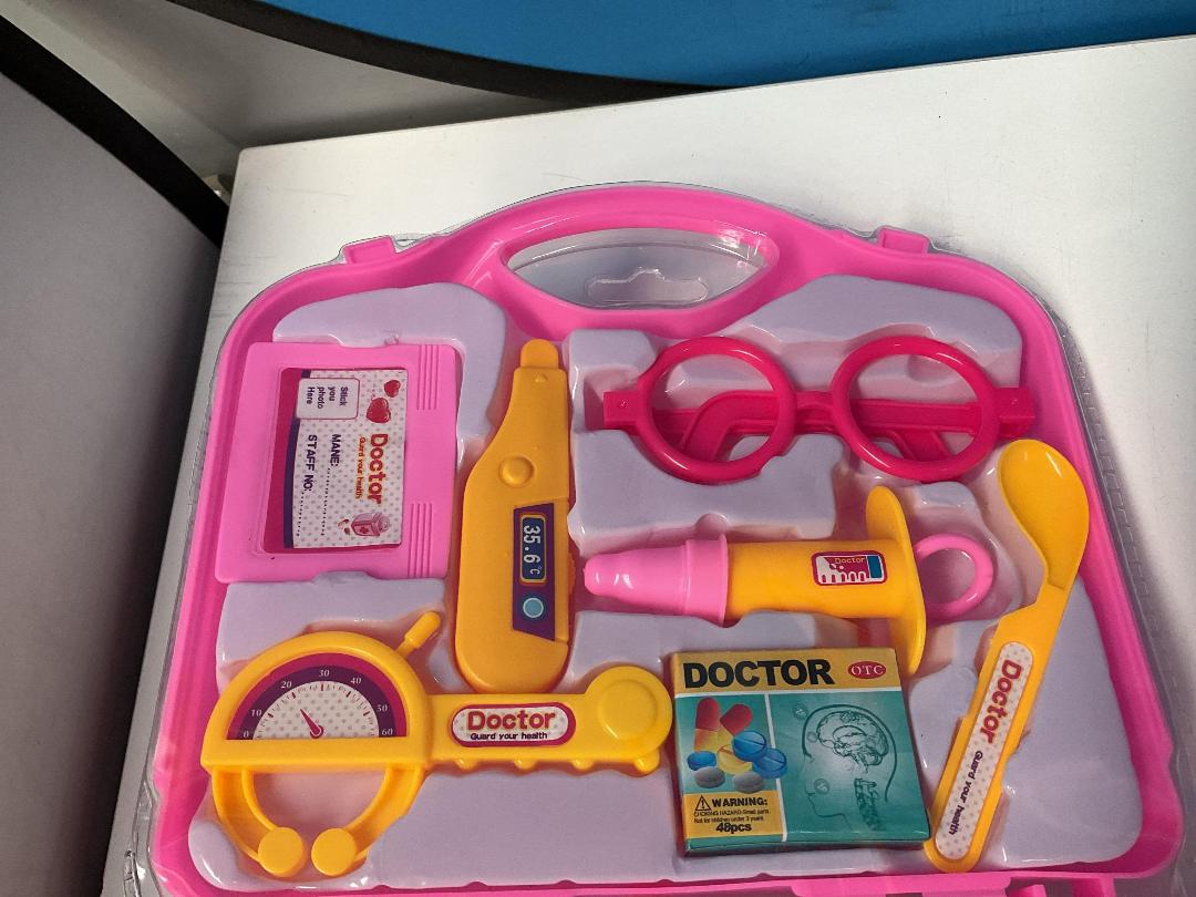 Photo '3' of Guardian Health Doctors Play Set & Case (8 Sets) *NEW*