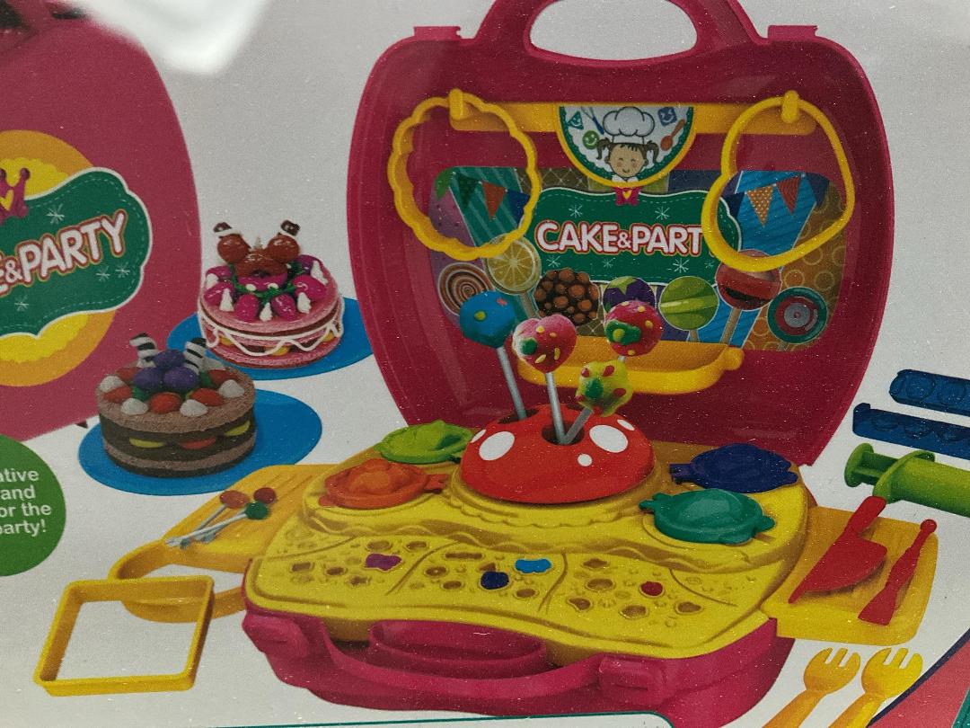 Photo '3' of Dream - Dough Cake & Party Play Set (41pce) *NEW* Photo '3' of Dream - Dough Cake & Party Play Set (41pce) *NEW*