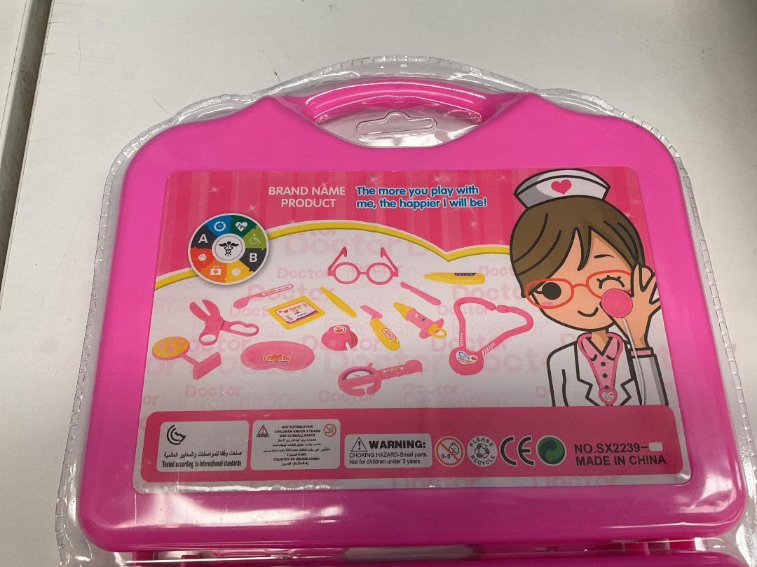Photo '5' of Guardian Health Doctors Play Set & Case (2 Sets) *NEW* Photo '5' of Guardian Health Doctors Play Set & Case (2 Sets) *NEW*