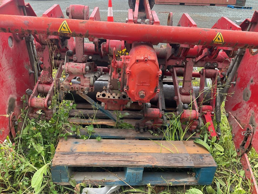 Photo '4' of Verti Drain 7416 Other Machine