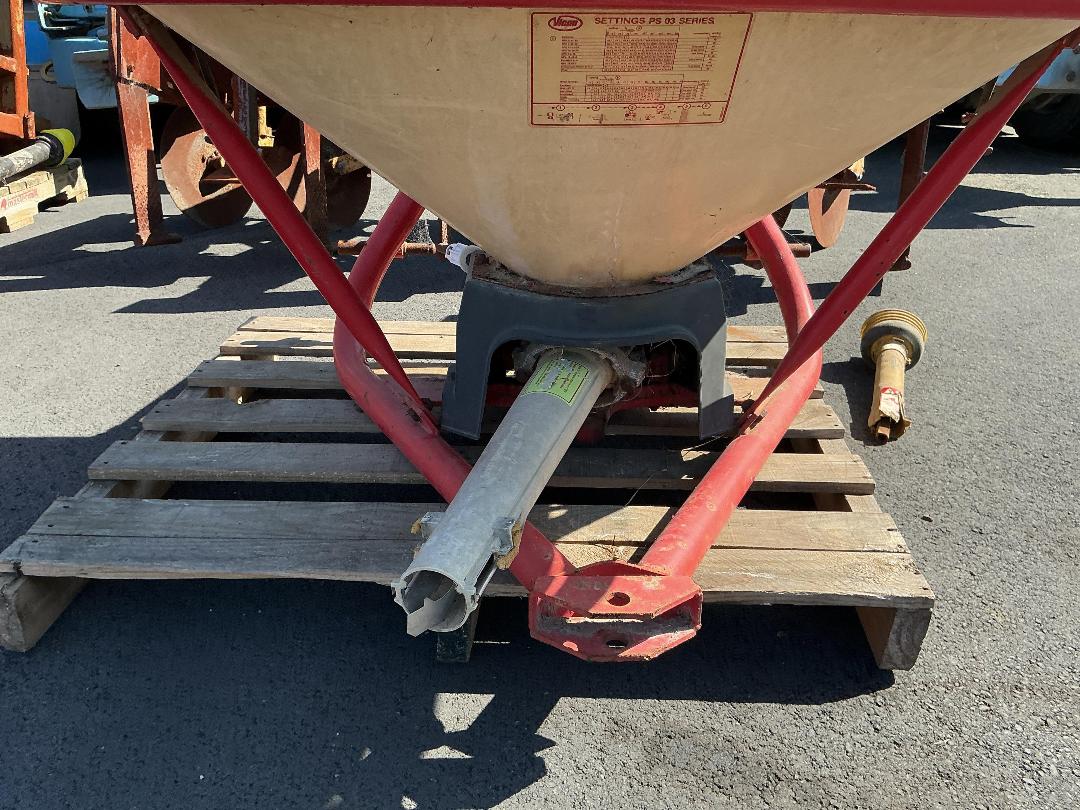 Photo '14' of Vicon PS 03 Disc Spreader Spreader