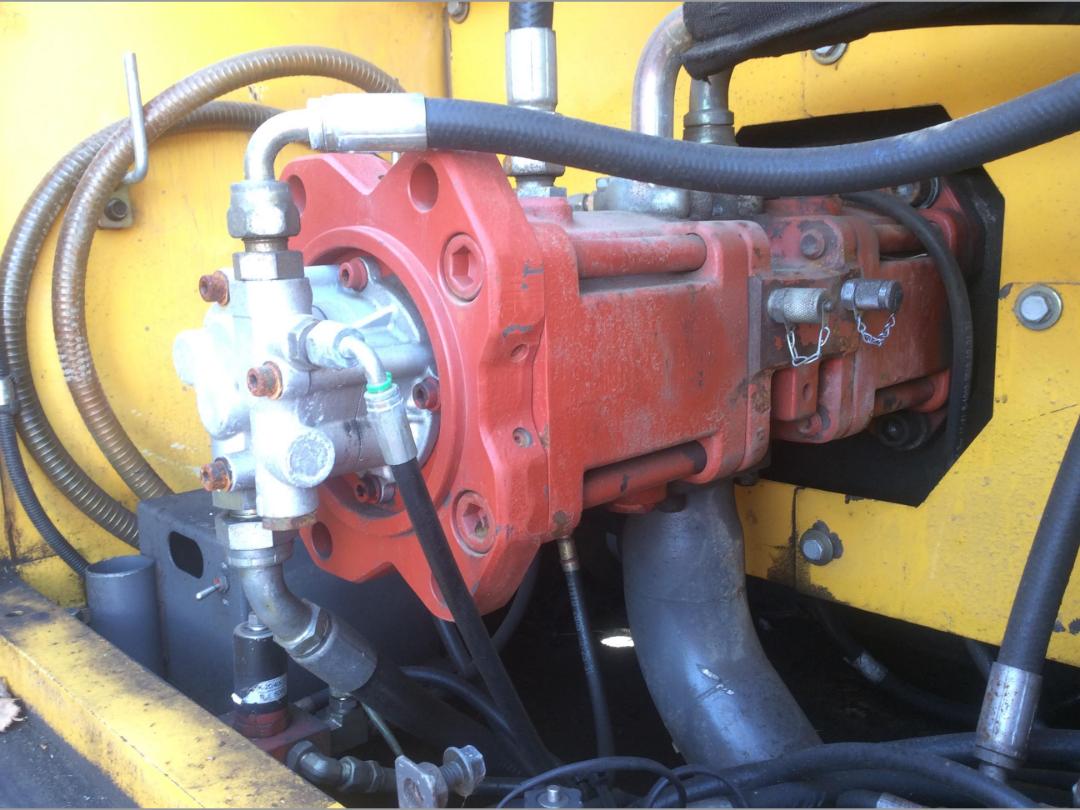 Photo '24' of Volvo EC240BL Excavator Photo '24' of Volvo EC240BL Excavator