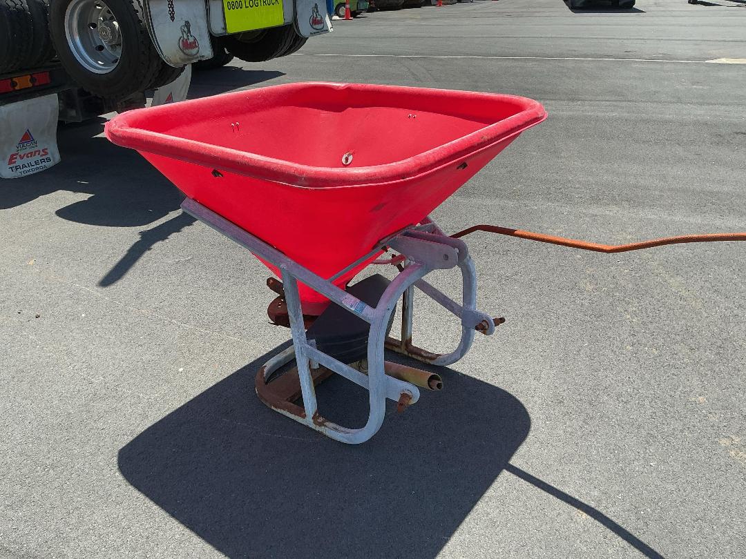 Photo '4' of Walco Allspread 3.50 Spreader Photo '4' of Walco Allspread 3.50 Spreader