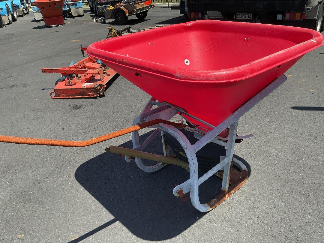 Photo '10' of Walco Allspread 3.50 Spreader Photo '10' of Walco Allspread 3.50 Spreader