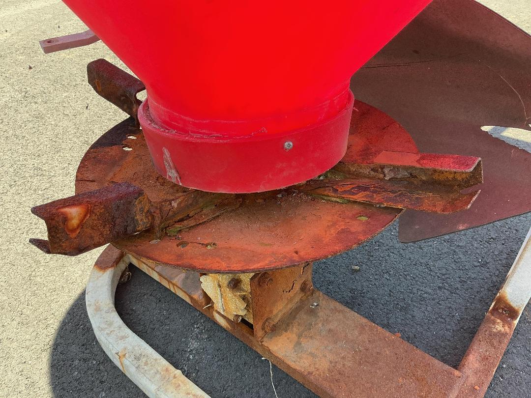 Photo '16' of Walco Allspread 3.50 Spreader Photo '16' of Walco Allspread 3.50 Spreader