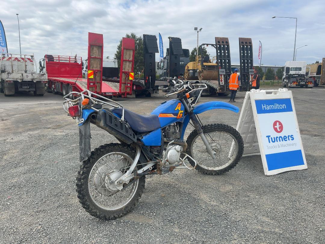 Photo '7' of Yamaha AG200