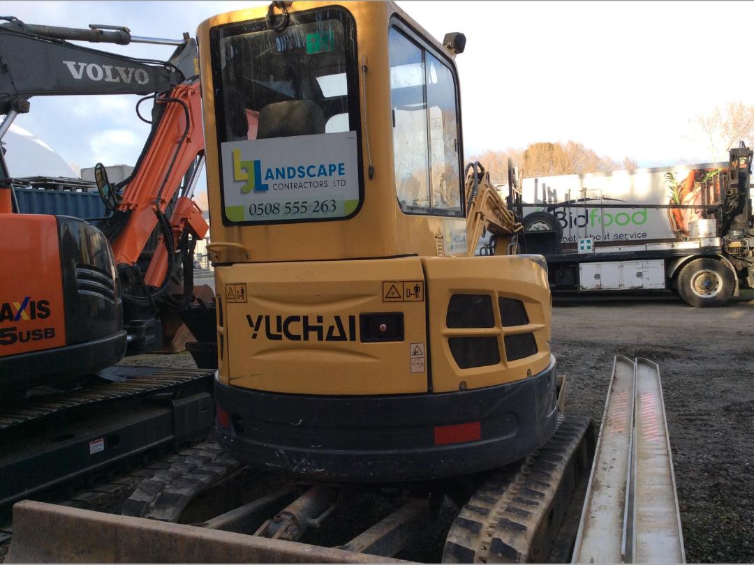 Photo '5' of Yuchai YC35SR Excavator Photo '5' of Yuchai YC35SR Excavator