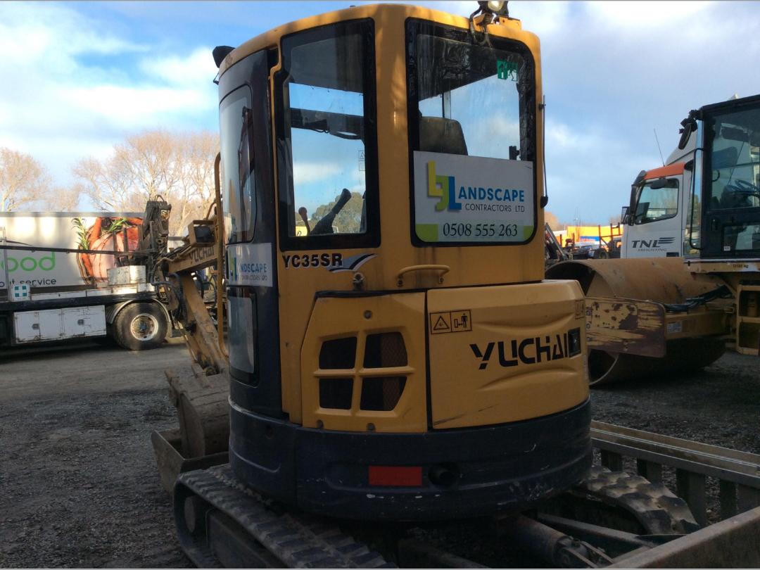 Photo '6' of Yuchai YC35SR Excavator Photo '6' of Yuchai YC35SR Excavator