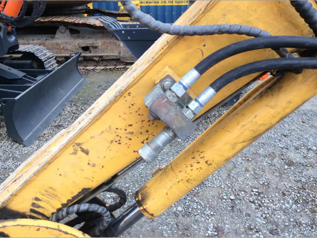 Photo '21' of Yuchai YC35SR Excavator Photo '21' of Yuchai YC35SR Excavator