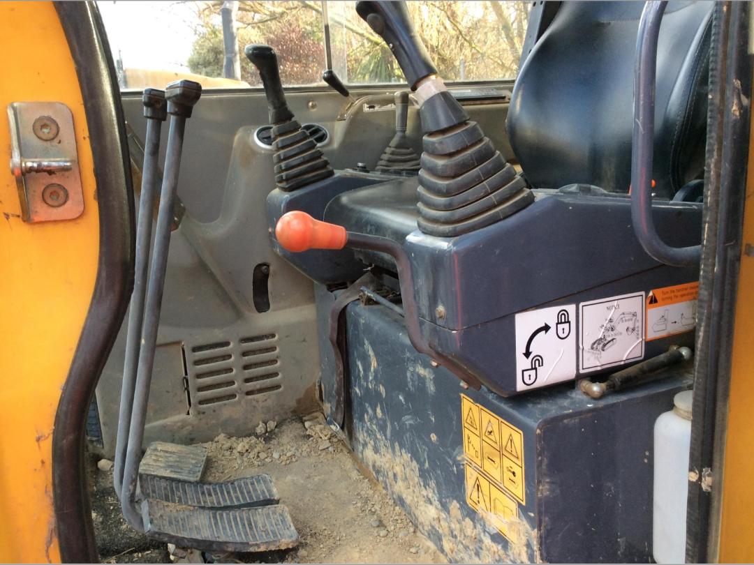 Photo '9' of Yuchai YC35SR Excavator Photo '9' of Yuchai YC35SR Excavator